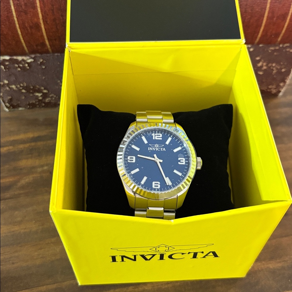 Invicta Silver Watch with Blue Dial Invicta Specialty 43mm